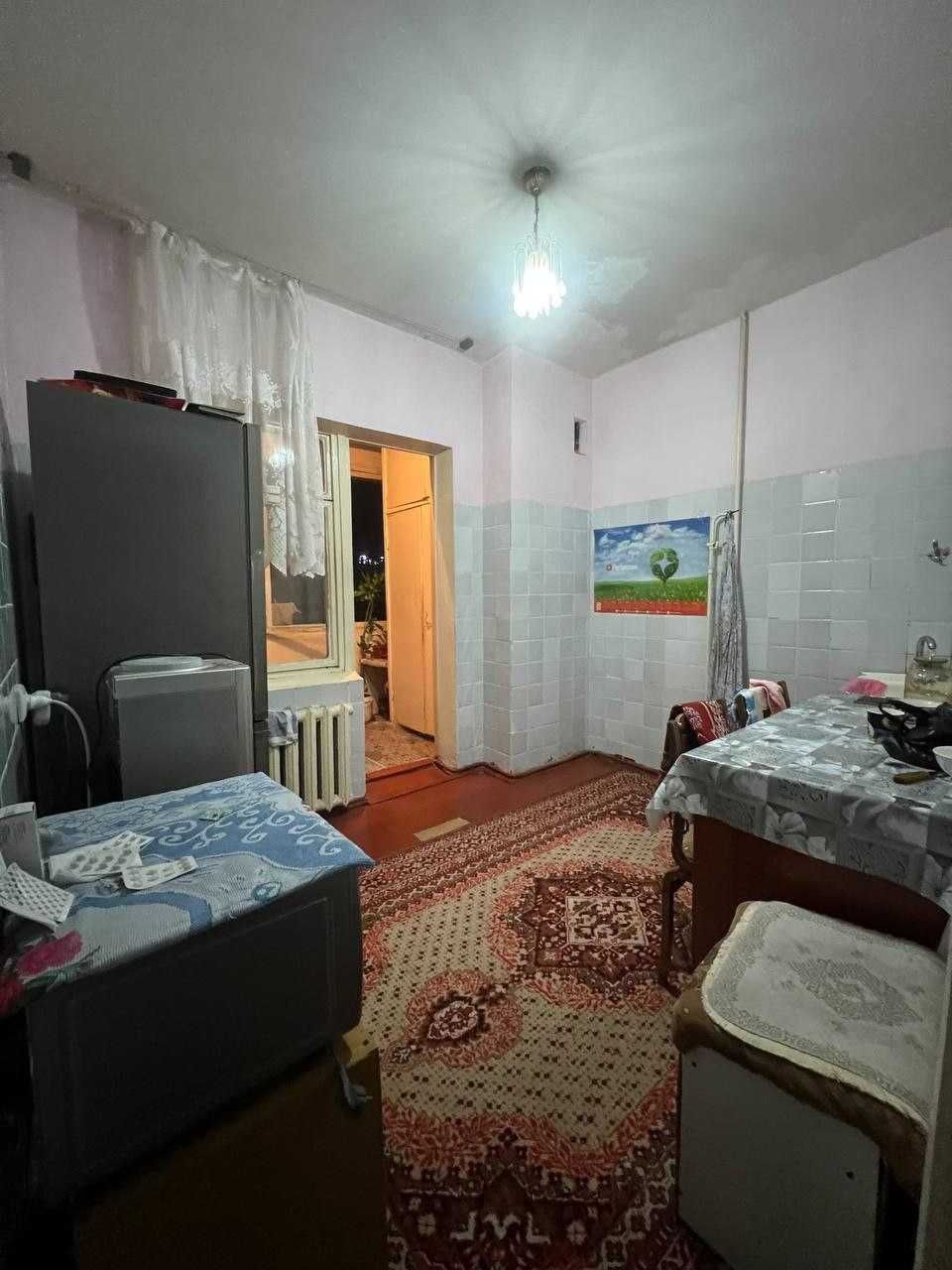 Продаётся квартира Юнусабад19 2 ком 58 м2 без ремонт