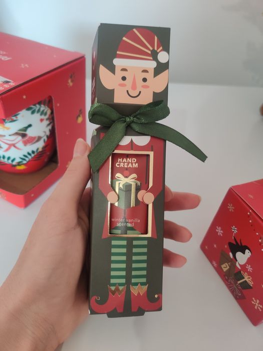 Set Merry Christmas, cremă de mâini, cană și lumânare