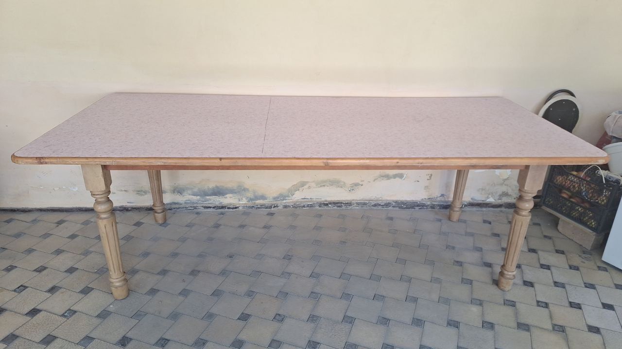 Стол размери 2,3 га 1 м Хонтахта ҳам бўлади