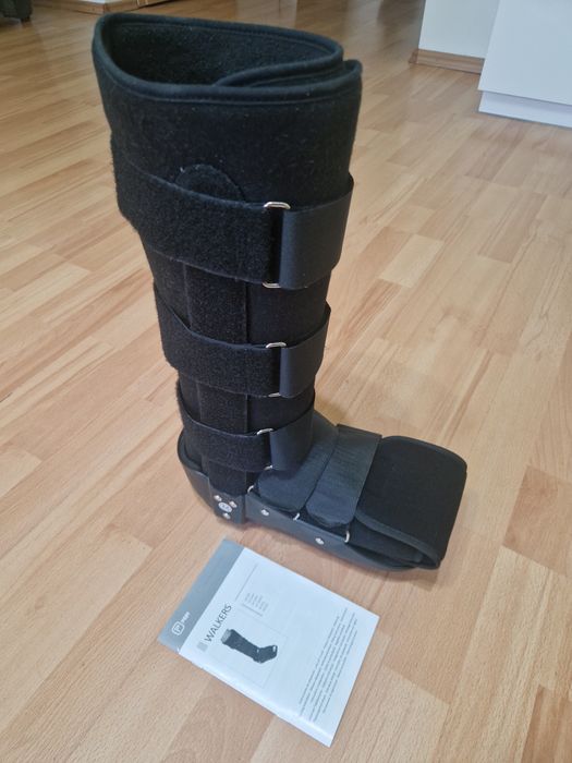 Vând orteză ortopedică fixa  picior glezna tip Walker