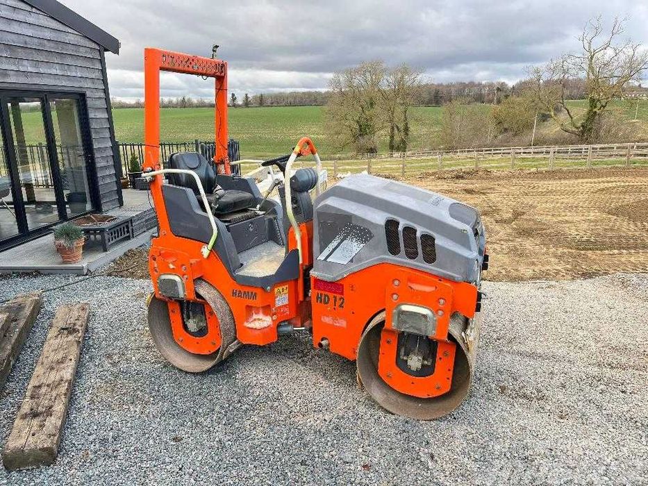 Inchiriez cilindru compactor 3 tone 4 tone