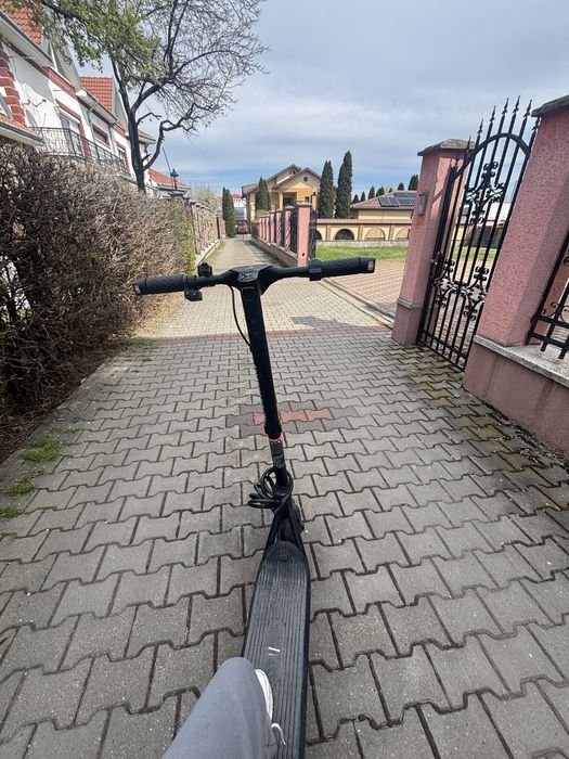 Vând trotinetă electrica  !!!