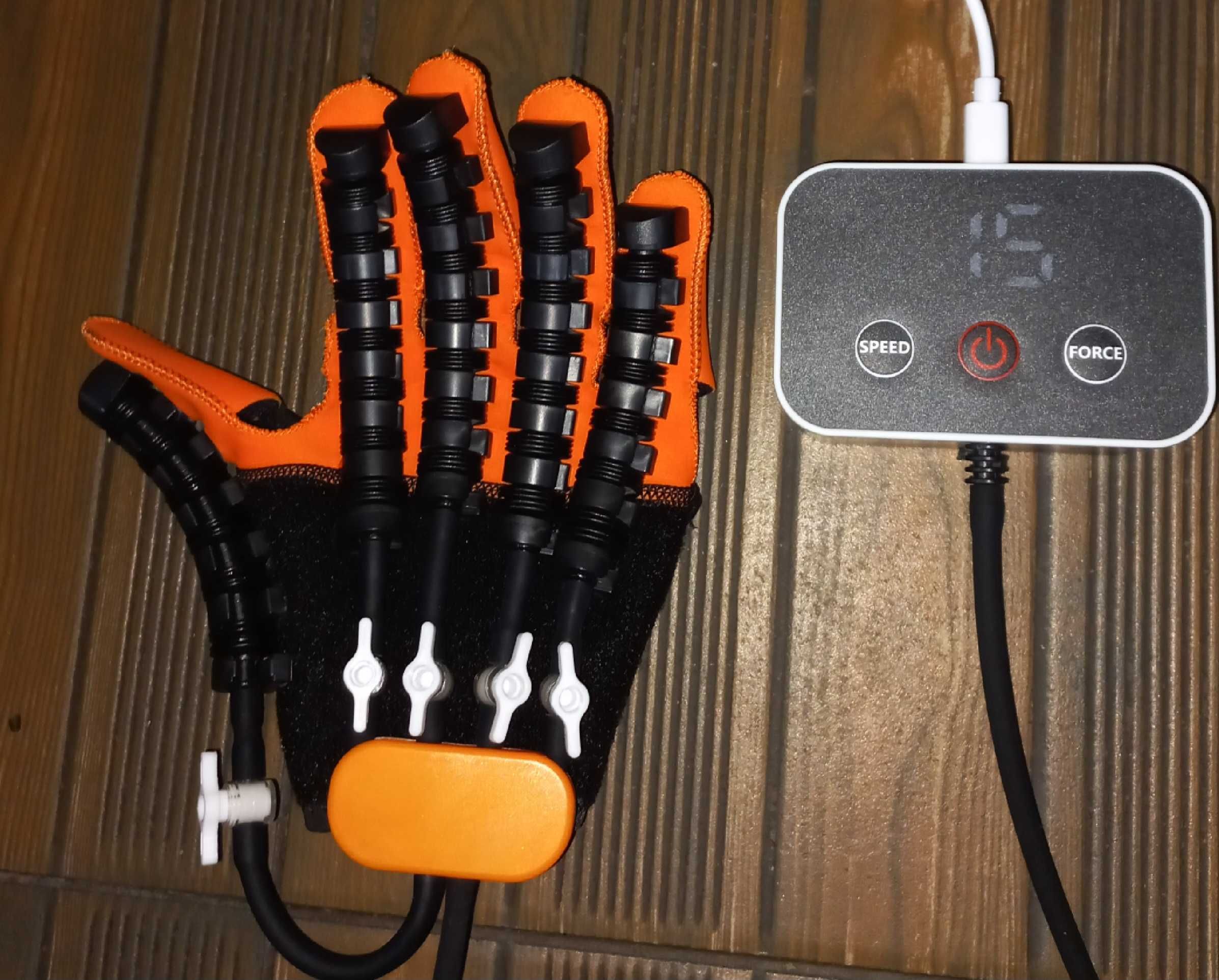 Manusa robotica recuperare mana dreapta probleme AVC coloana paralizie