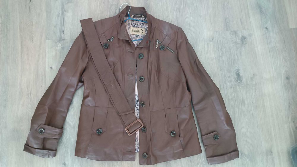 Продам кожаную женскую куртку