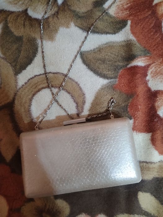 Geantă tip clutch