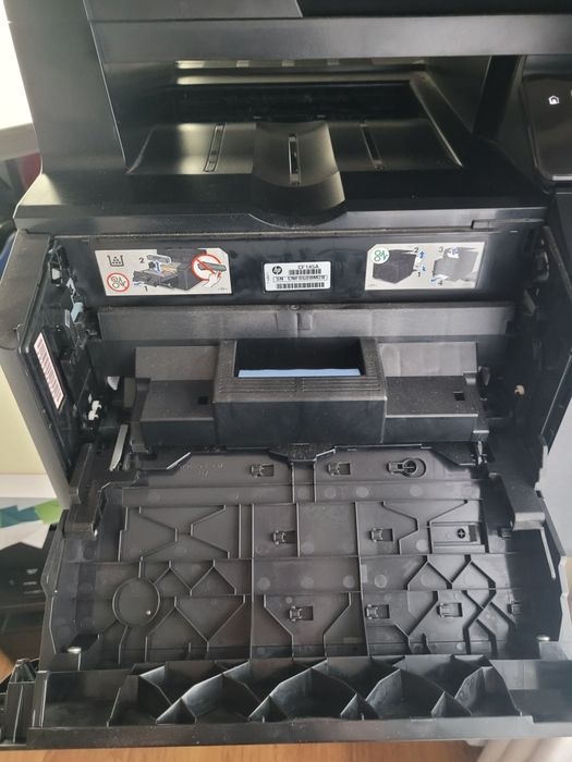 Imprimanta HP Laser JET 200 COlor MFP