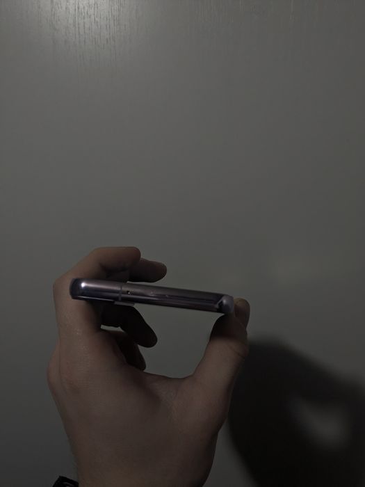 Продам Samsung s22