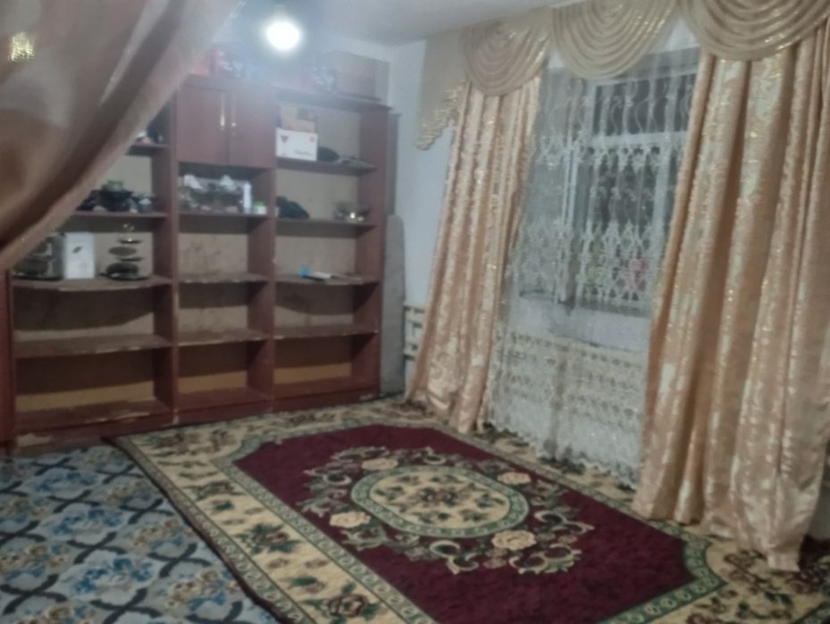 Uy sotiladi 15 sotix maktabga yaqinroq