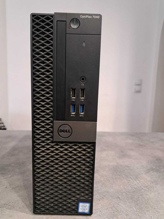 Настолен компютър DELL OptiPlex 7040