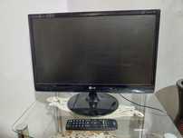 Televizor / Monitor LG cu diagonala 60 cm , Led, Full HD