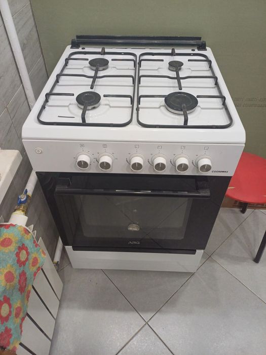 Продаётся газ плита, состояние хорошее. Цена 40.000тг