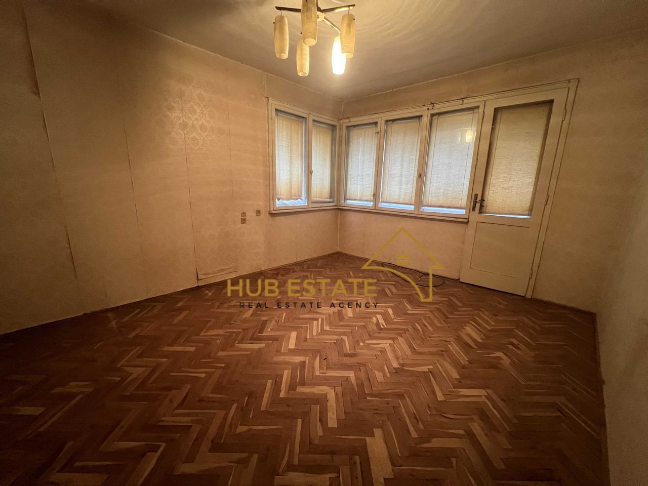 Продава се Тристаен апартамент в Добрич, Център - 78 кв.м за 1385 €/кв.м - Снимка #5