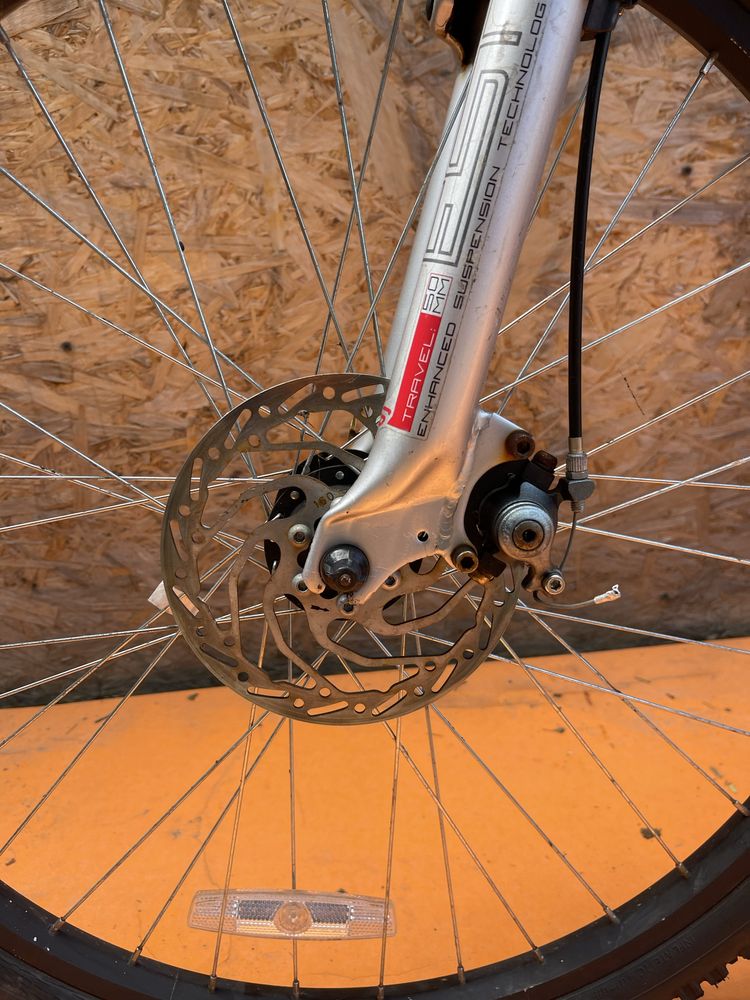 Bicicleta apollo frana pe disc roti 26” cadru aluminiu