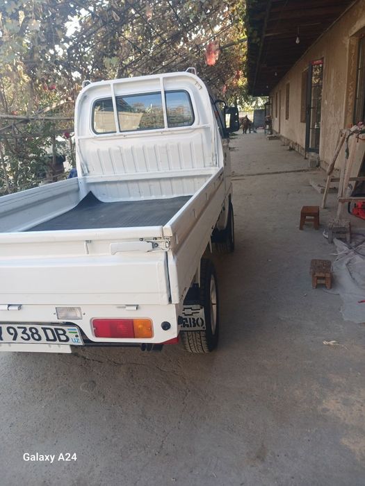 Labo sotiladi 2023 yil radnoy kraska urilmagan narxi 7500$