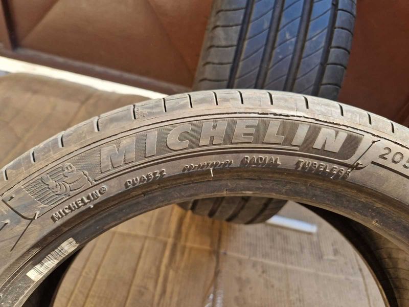2 Michelin R17 205/45
летни гуми
DOT4520