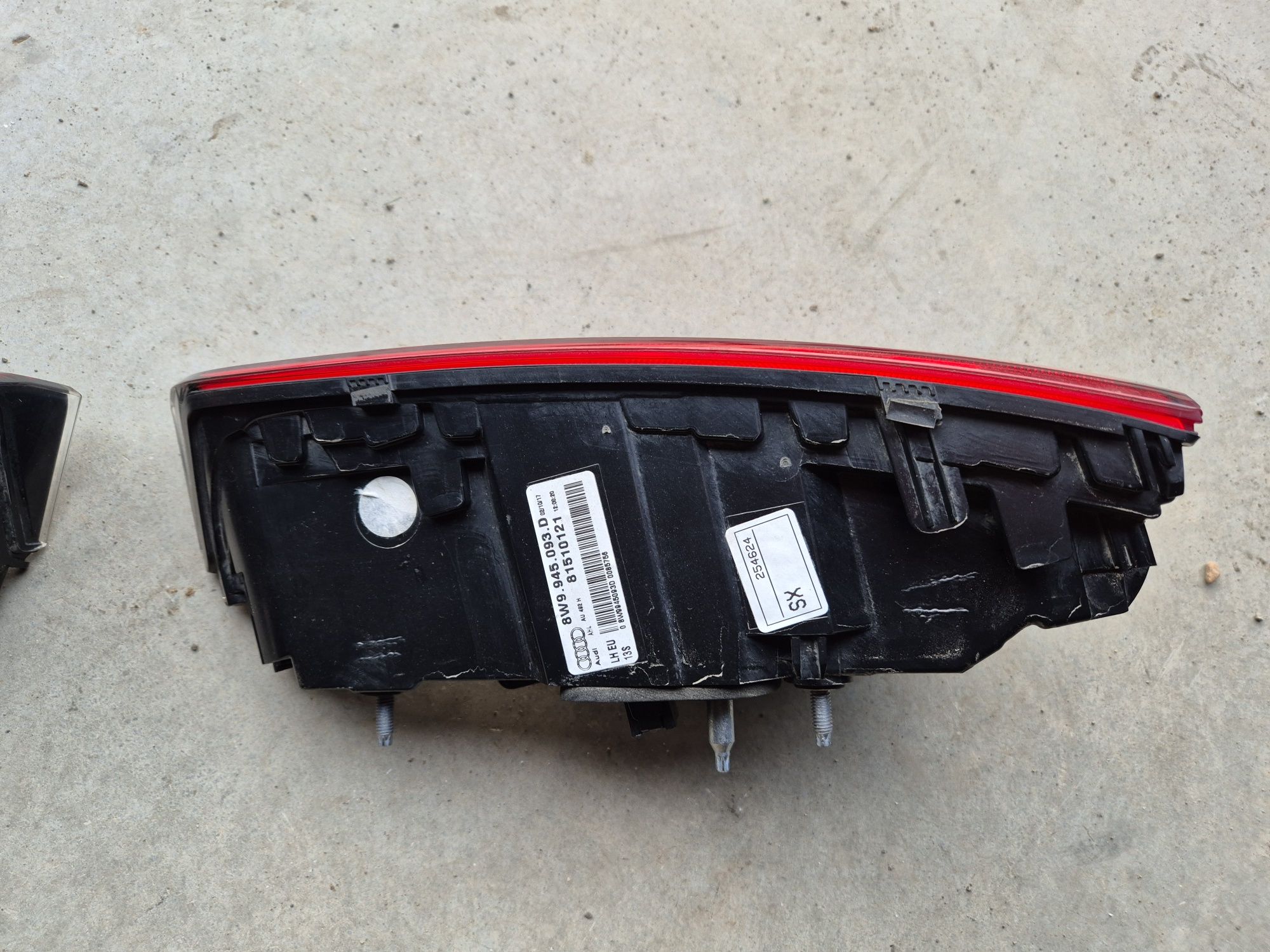 Stop stanga haion audi a4 b9 cu led an 2017 tripla stanga haion a4 b9
