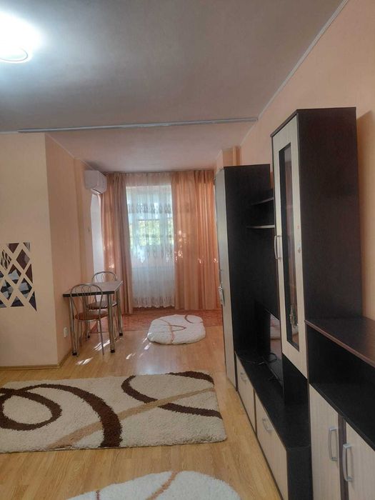 Proprietar inchiriez garsoniera