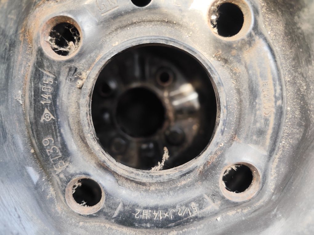 4 cauciucuri cu 3 jante 185/60 R14