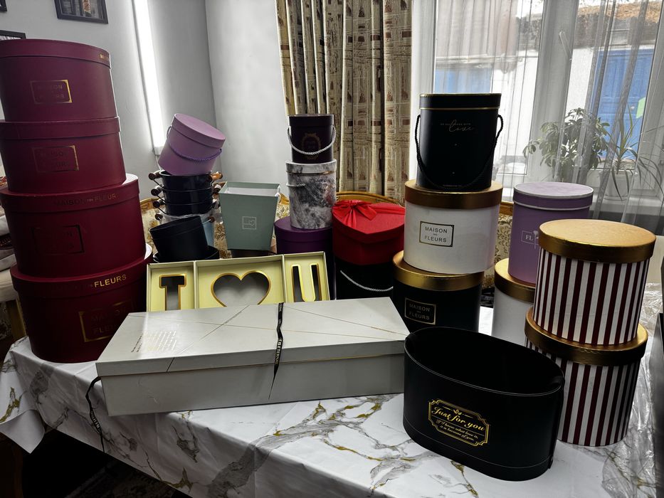 Продам новые коробки MAISON для цветов