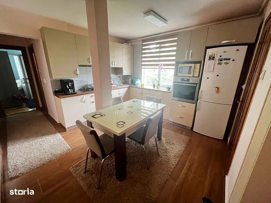 Dambu Pietros - Vanzare apartament 3 camere - Str. Koos Ferencz