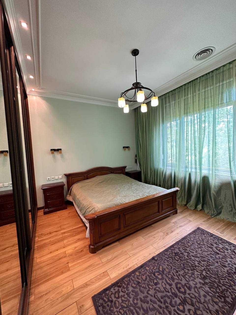 ул.Т.Шевченко ГАБУС 4-комн 3/7 220 м² 3 с/у ремонт мебель техника