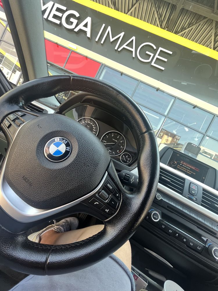 BMW F30 320d xDrive  pachet M