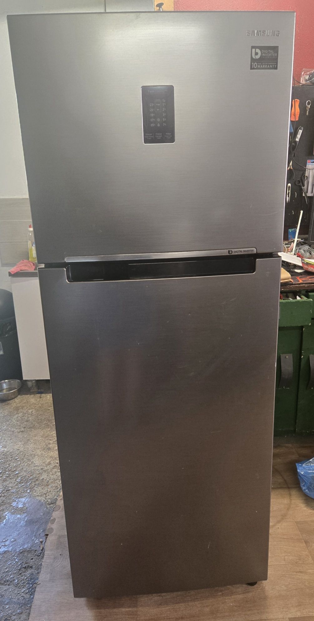 Хладилник Samsung RT38K5530S9 с проблем