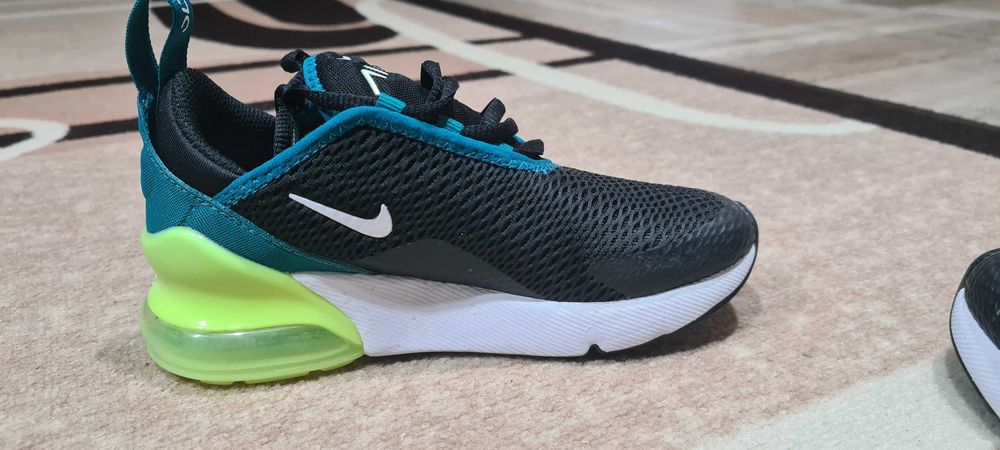 Маратонки Nike Air max 270