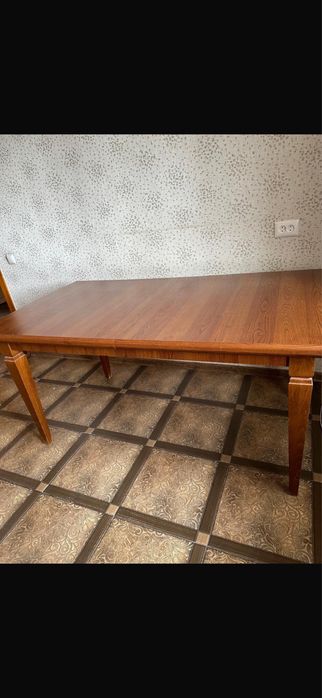 Продам столы.