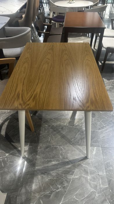 Продам стол, для дома , для рестаранов и кофейни