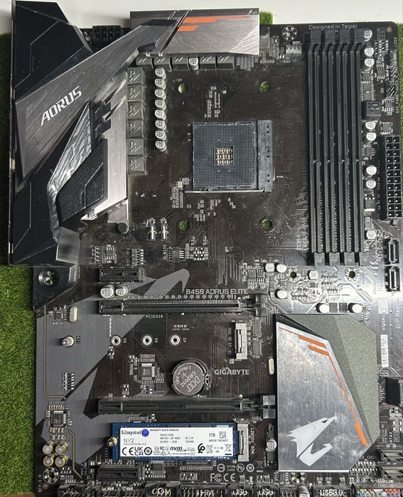 Placa de baza GYGABYTE AORUS B450M  Elite