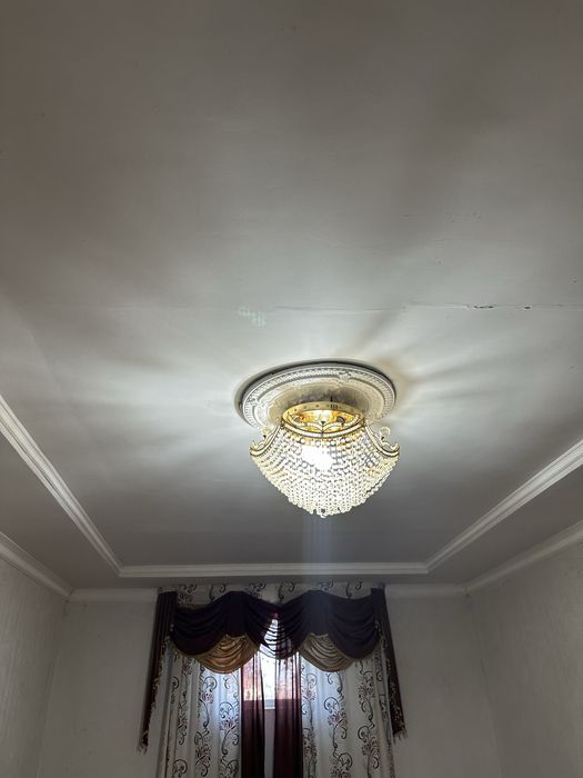 Продам 2 красивые люстры