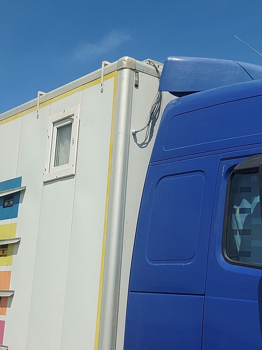 Camion apicol Volvo FH12