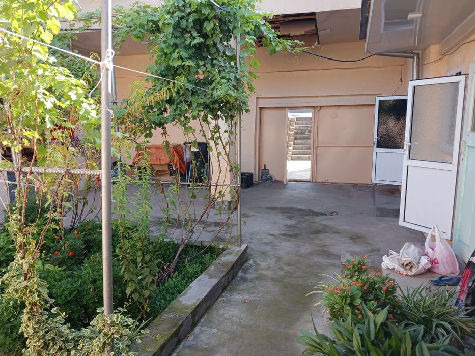 3.9sotix hovli 7xonali uy-joyi sotiladi