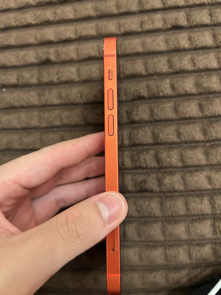 Продаю Iphone 12