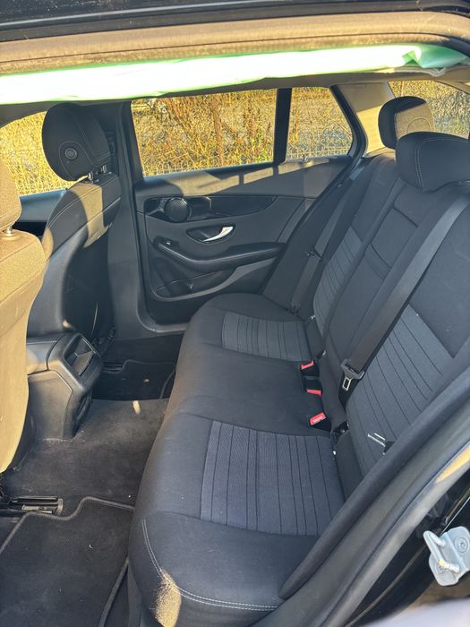 Mercedes c200 w205  avariat in partea fata. NU SE VINDE PE PIESE