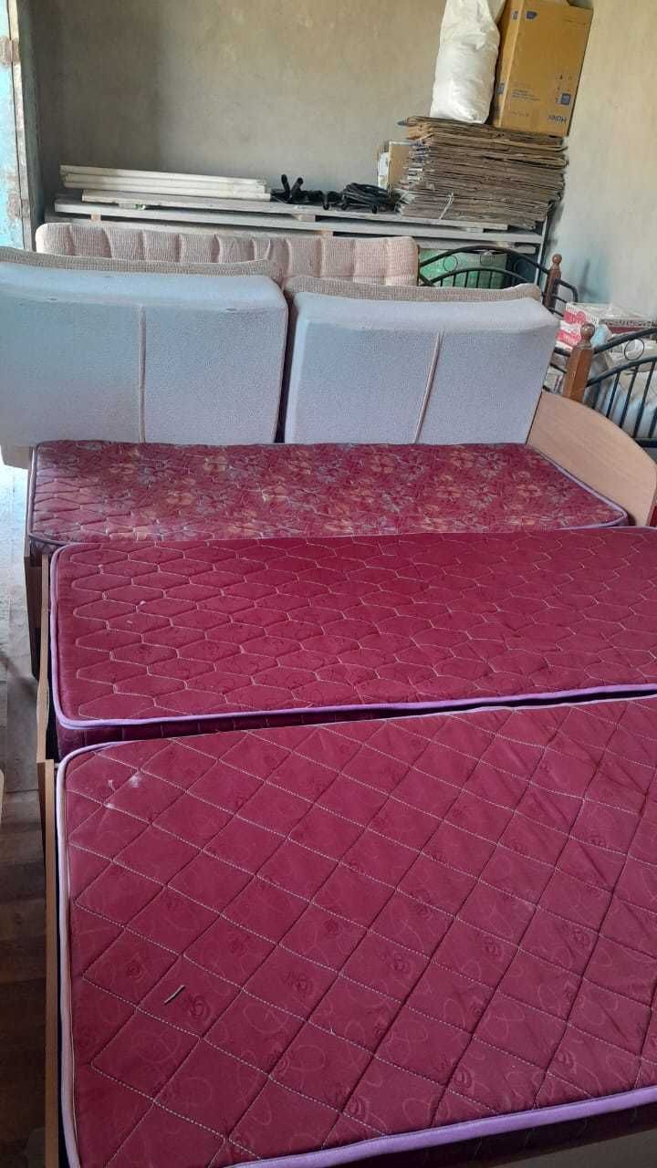1 адамдық кроватьтар және дивандар