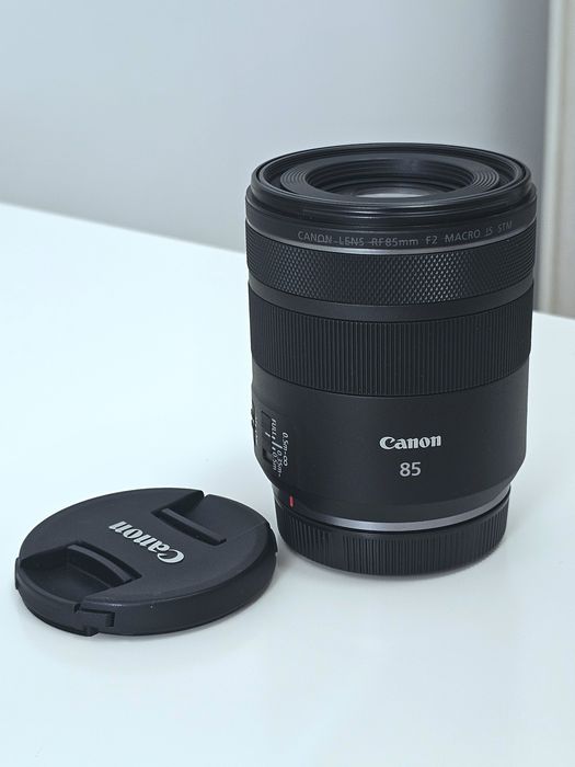 Obiectiv Canon RF 85mm F2 Macro IS STM, impecabil