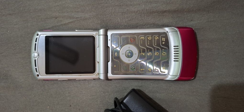 Motorola razr v3 за батерия