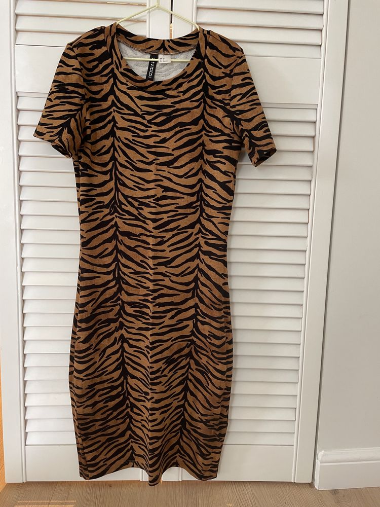 Rochie H&M divided animal print, marime xs / 34