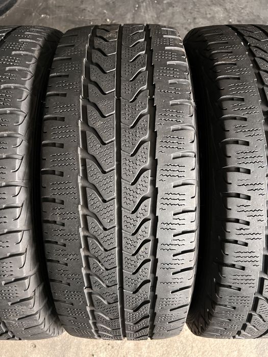 4 anvelope iarna 235/65/16 C , GoodYear , DOT 2023