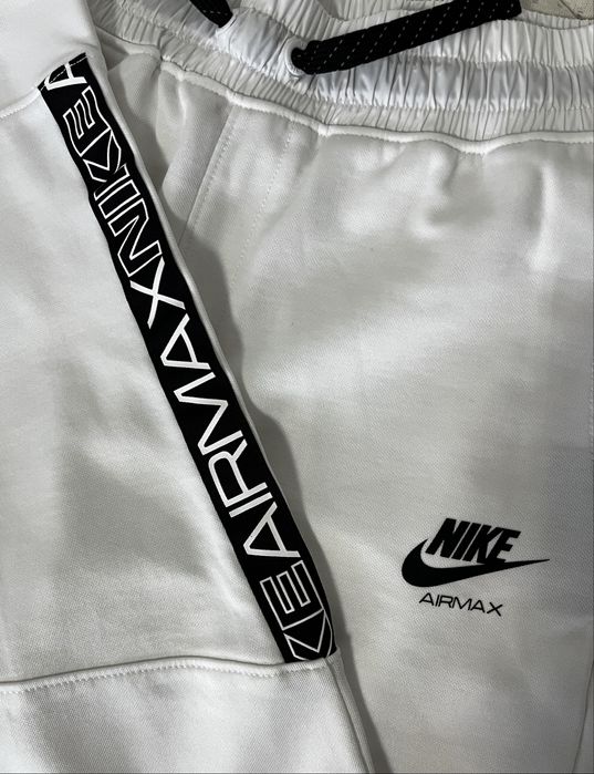 Анцунг Nike Air Max