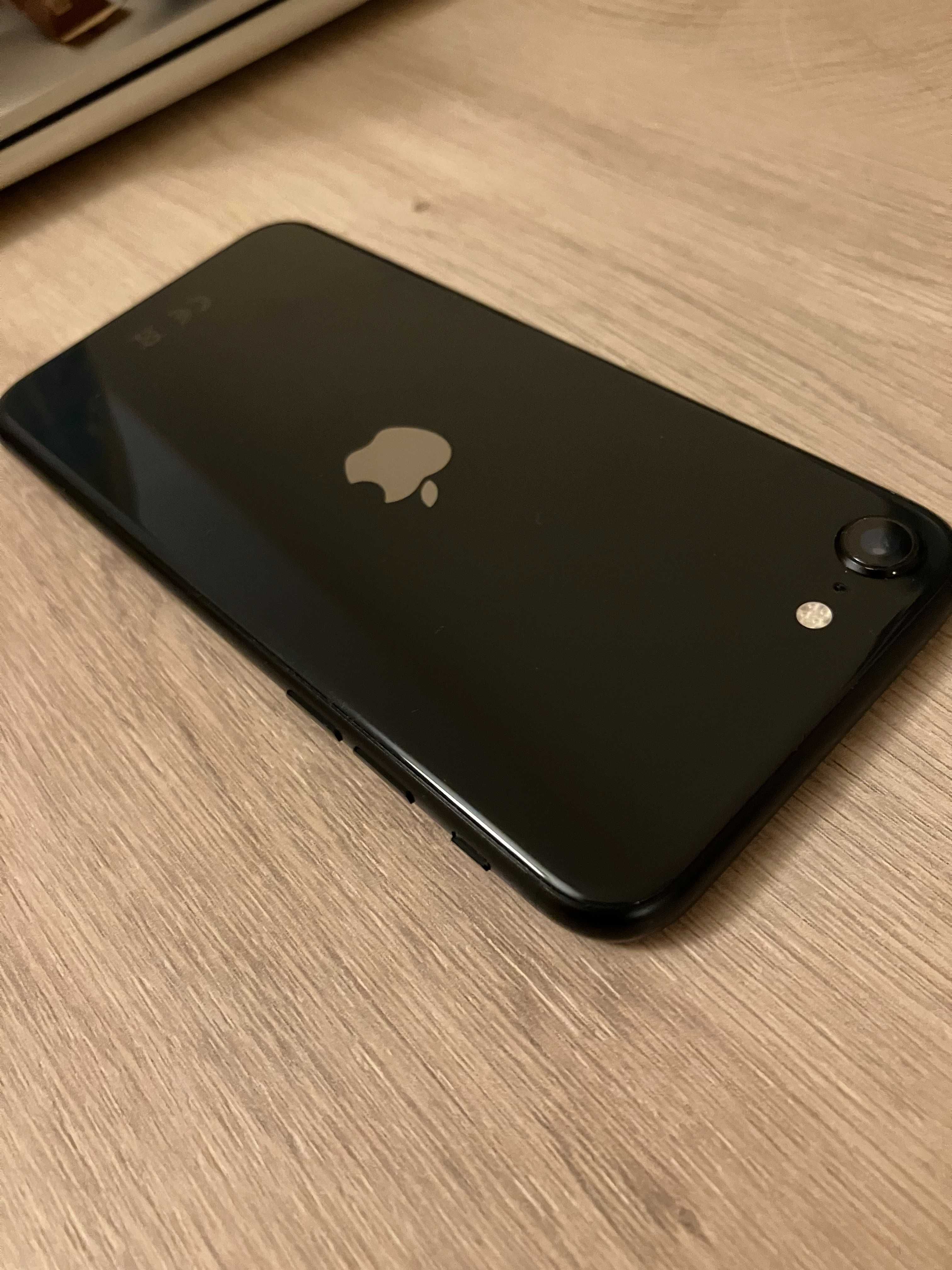 Iphine SE 2020 64Gb. неразличим от нов