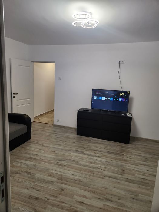 Apartament două camere, recent renovat.