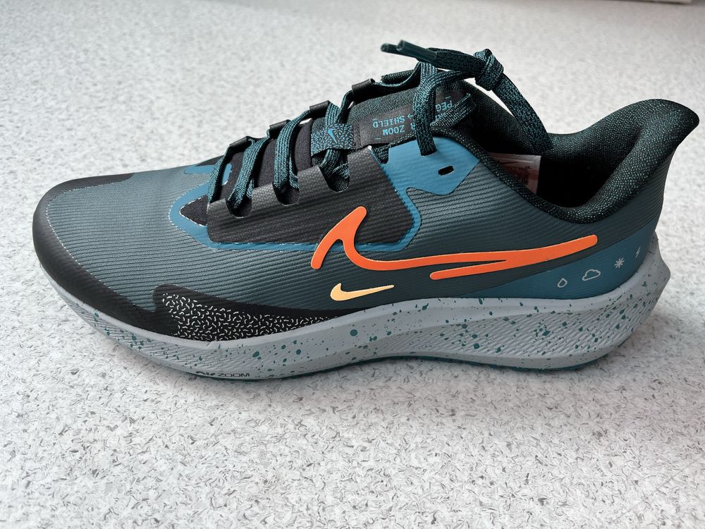 Продам новые кроссовки Nike AIR ZOOM PEGASUS SHIELD