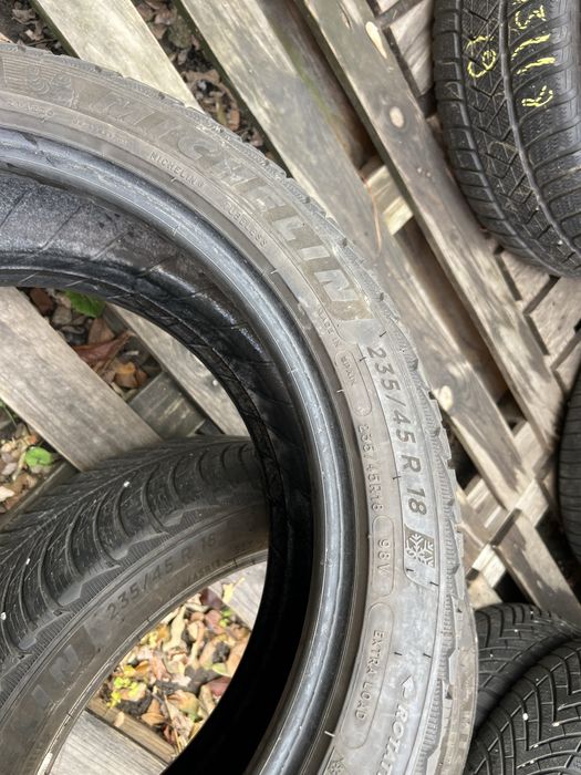 Cauciucuri iarna 235/45/18 Michelin