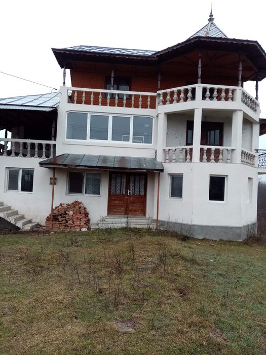De vânzare – Casă în Comuna Cioponești, județul Vâlcea