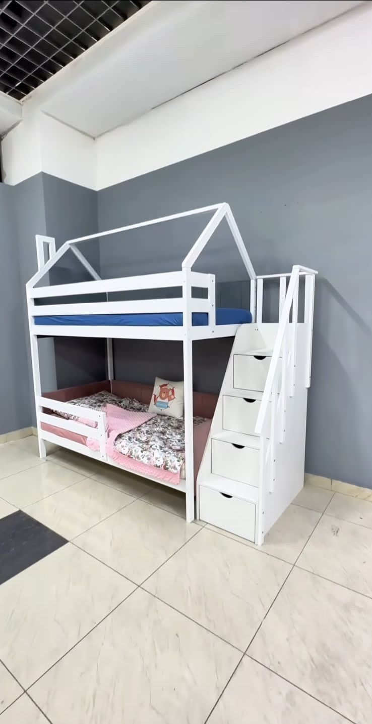 Кровать двухярусная