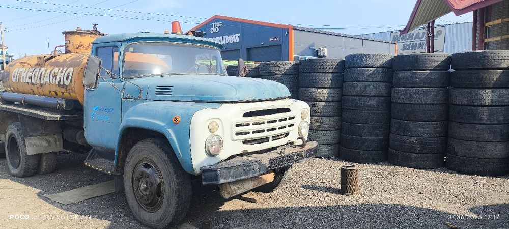 ЗИЛ 130 на полном ходу