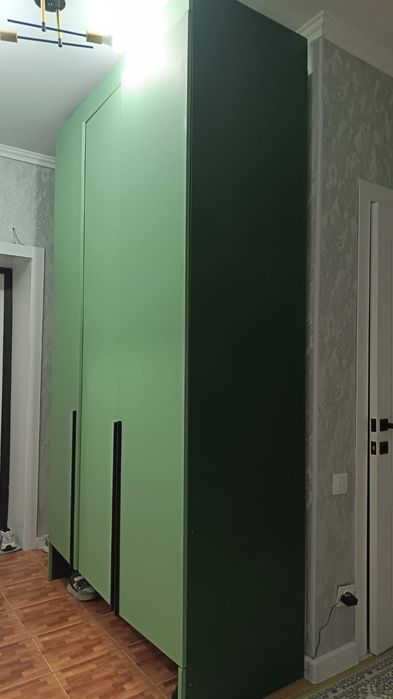 Продам шкаф для прихожей или комнаты
